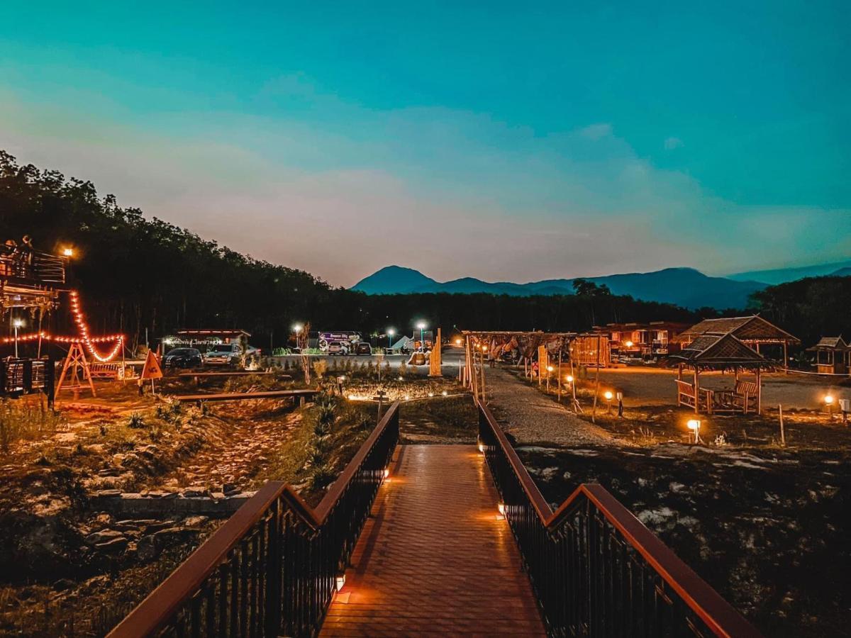 ไร่นาบัวหลวง คาเฟ่ & ฟาร์มสเตย์ Raina Bualuang Cafe & Farm Stay Ban Na No 외부 사진