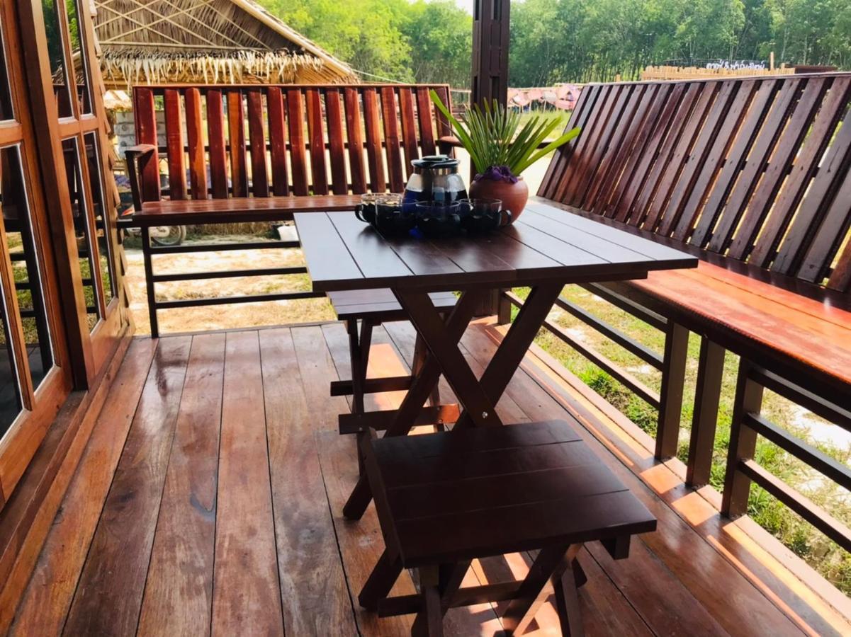 ไร่นาบัวหลวง คาเฟ่ & ฟาร์มสเตย์ Raina Bualuang Cafe & Farm Stay Ban Na No 외부 사진