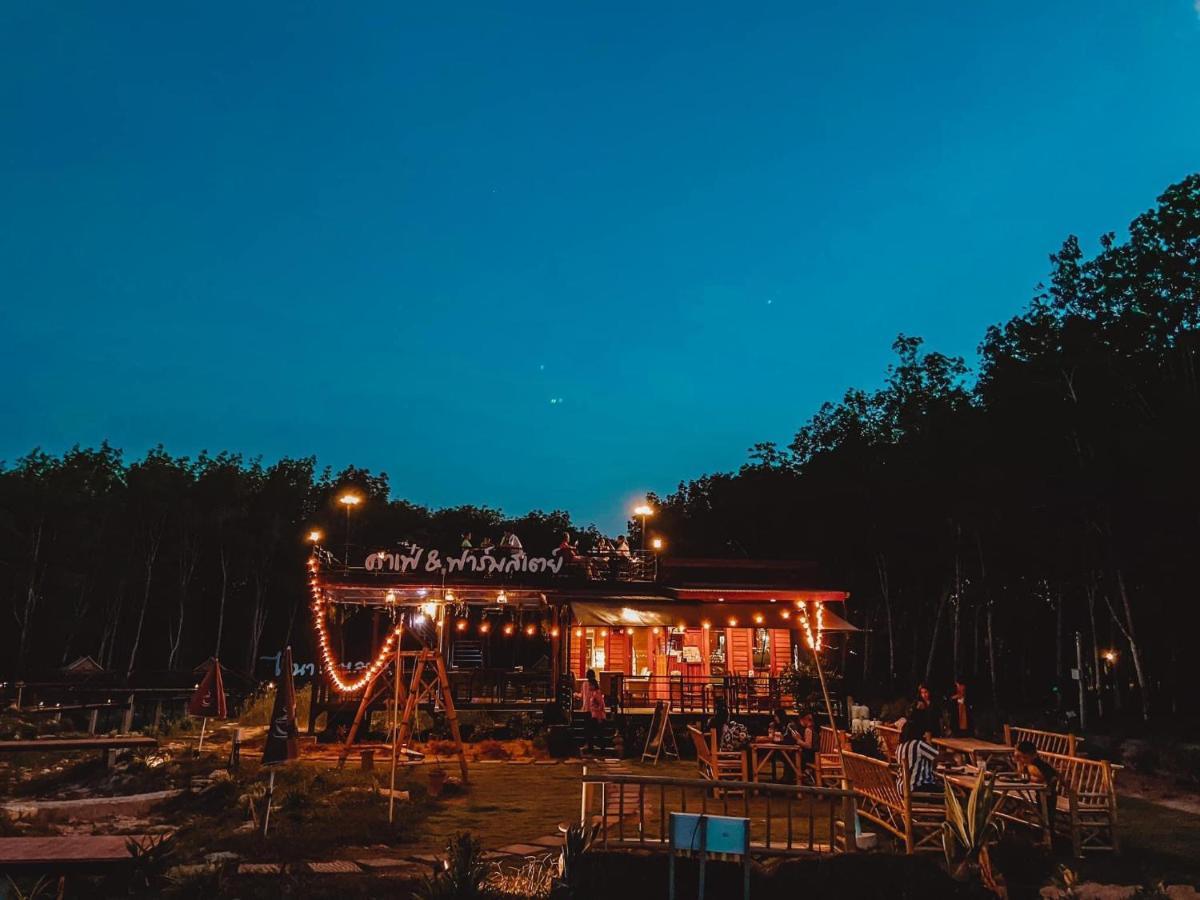 ไร่นาบัวหลวง คาเฟ่ & ฟาร์มสเตย์ Raina Bualuang Cafe & Farm Stay Ban Na No 외부 사진