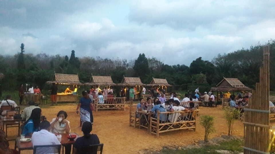 ไร่นาบัวหลวง คาเฟ่ & ฟาร์มสเตย์ Raina Bualuang Cafe & Farm Stay Ban Na No 외부 사진