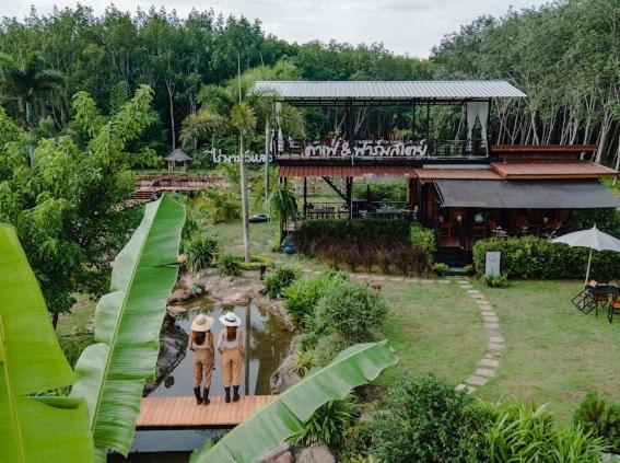 ไร่นาบัวหลวง คาเฟ่ & ฟาร์มสเตย์ Raina Bualuang Cafe & Farm Stay Ban Na No 외부 사진
