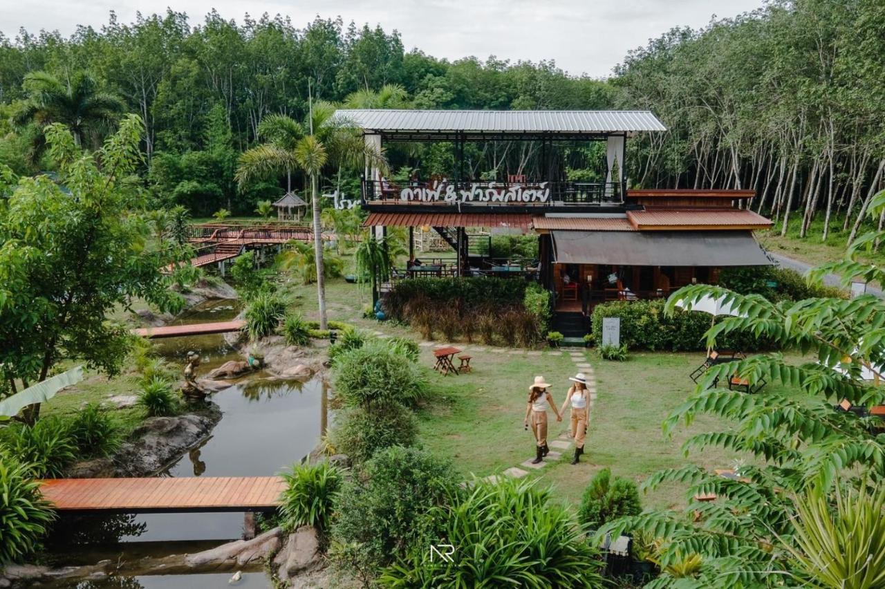 ไร่นาบัวหลวง คาเฟ่ & ฟาร์มสเตย์ Raina Bualuang Cafe & Farm Stay Ban Na No 외부 사진