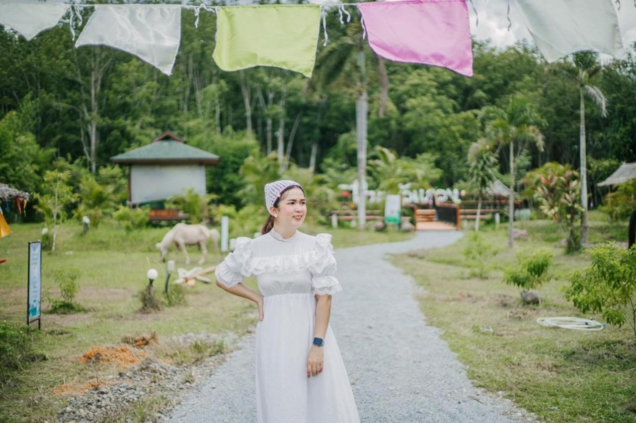 ไร่นาบัวหลวง คาเฟ่ & ฟาร์มสเตย์ Raina Bualuang Cafe & Farm Stay Ban Na No 외부 사진