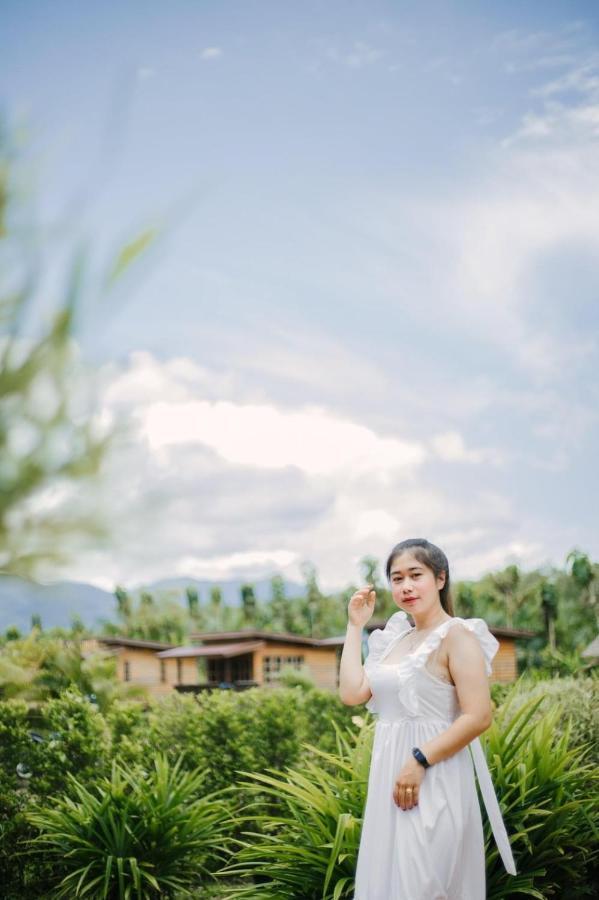 ไร่นาบัวหลวง คาเฟ่ & ฟาร์มสเตย์ Raina Bualuang Cafe & Farm Stay Ban Na No 외부 사진